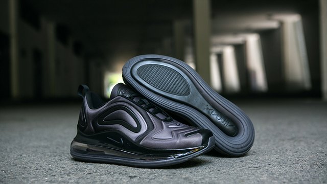 Nike AIR MAX 720-26